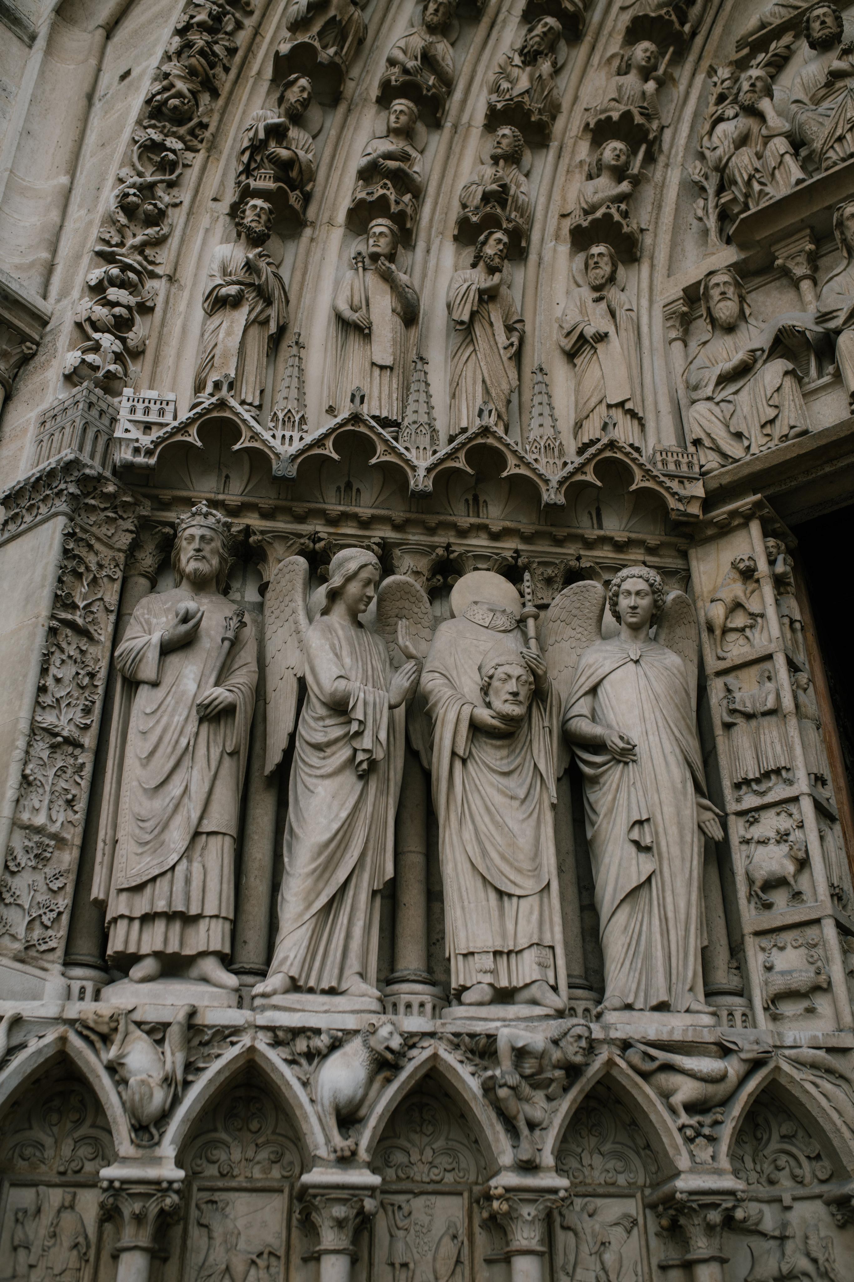 Architektura sakralna legnicy jako źródło średniowiecznej sztuki